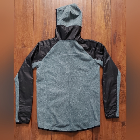 SOLD-Womens Small Under Armour Jacket - Picture 2 of 8